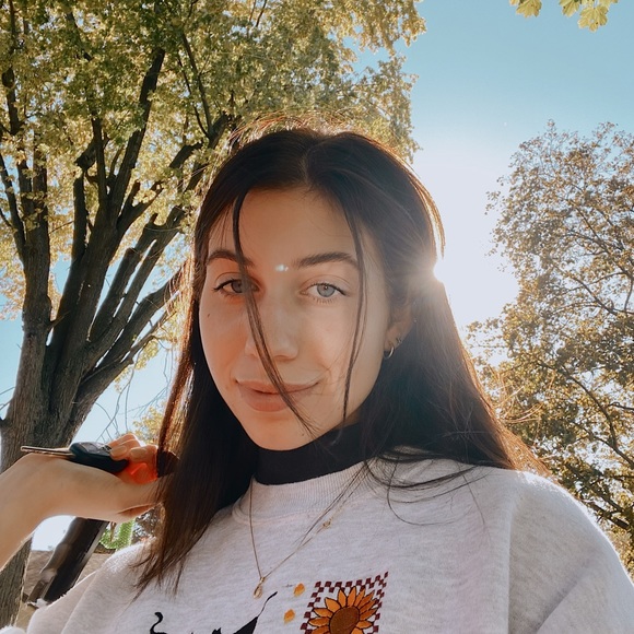 Meet your Posher, Bria - Picture 1 of 1